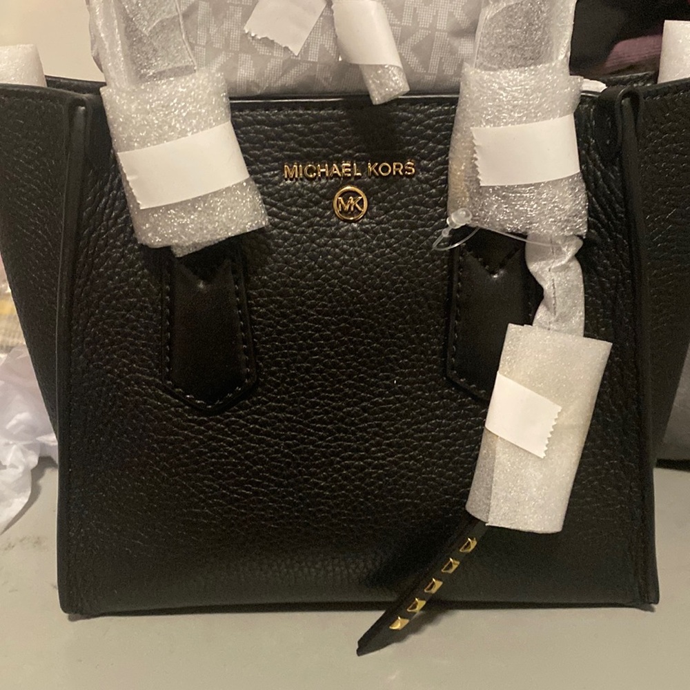 Michael kors purse/crossbody